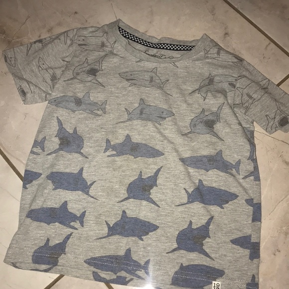 Kids Sz 5T bundle of tops - Picture 3 of 3